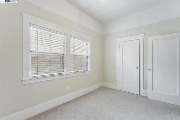 Residential Lease for rent at 5484 Vicente Way, Oakland CA featuring 2 beds and 1 bath