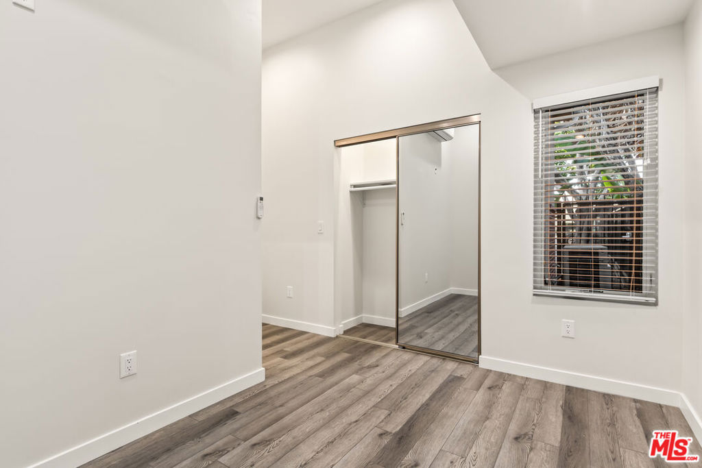 Residential Lease for rent at 2336 Scarff Street 2338, Los Angeles, Los Angeles County CA featuring 4 beds and 2 baths