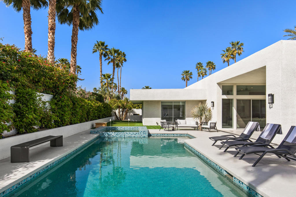 Residential Lease for rent at 45635 Camino Del Rey, Indian Wells CA featuring 5 beds and 5 baths