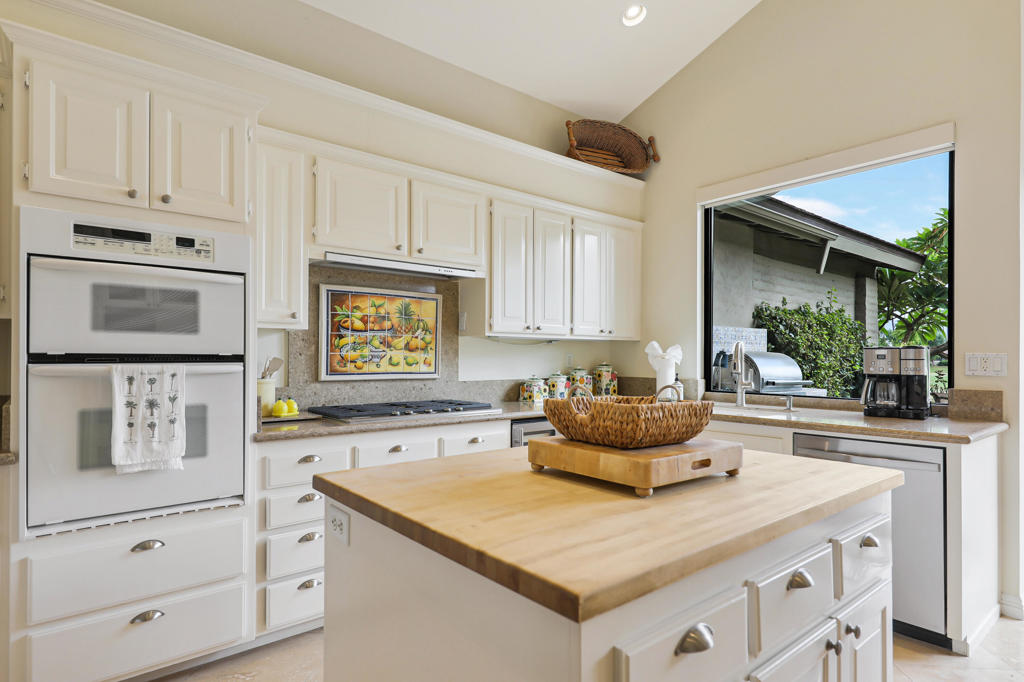 Residential for sale at 84 Lookout Drive, Palm Desert CA featuring 2 beds and 4 baths