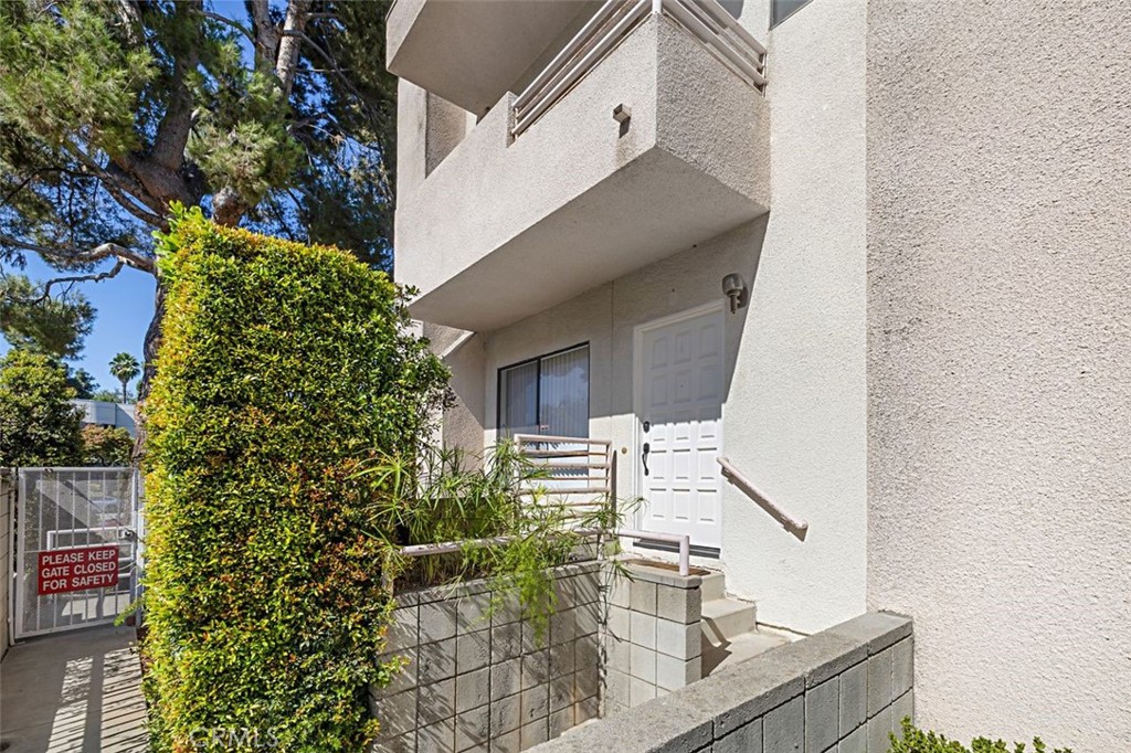 Residential for sale at 1257 Huntington Drive A, South Pasadena CA featuring 3 beds and 3 baths