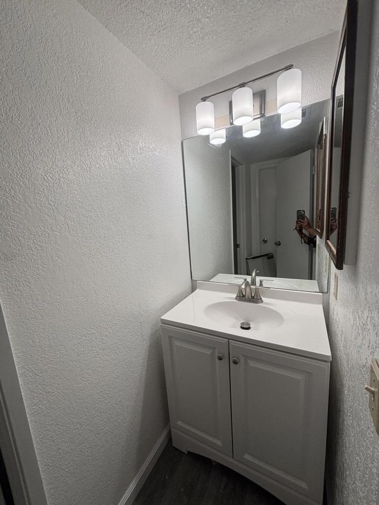 Residential for sale at 5175 E Waverly Drive F47, Palm Springs CA featuring 1 bed and 2 baths