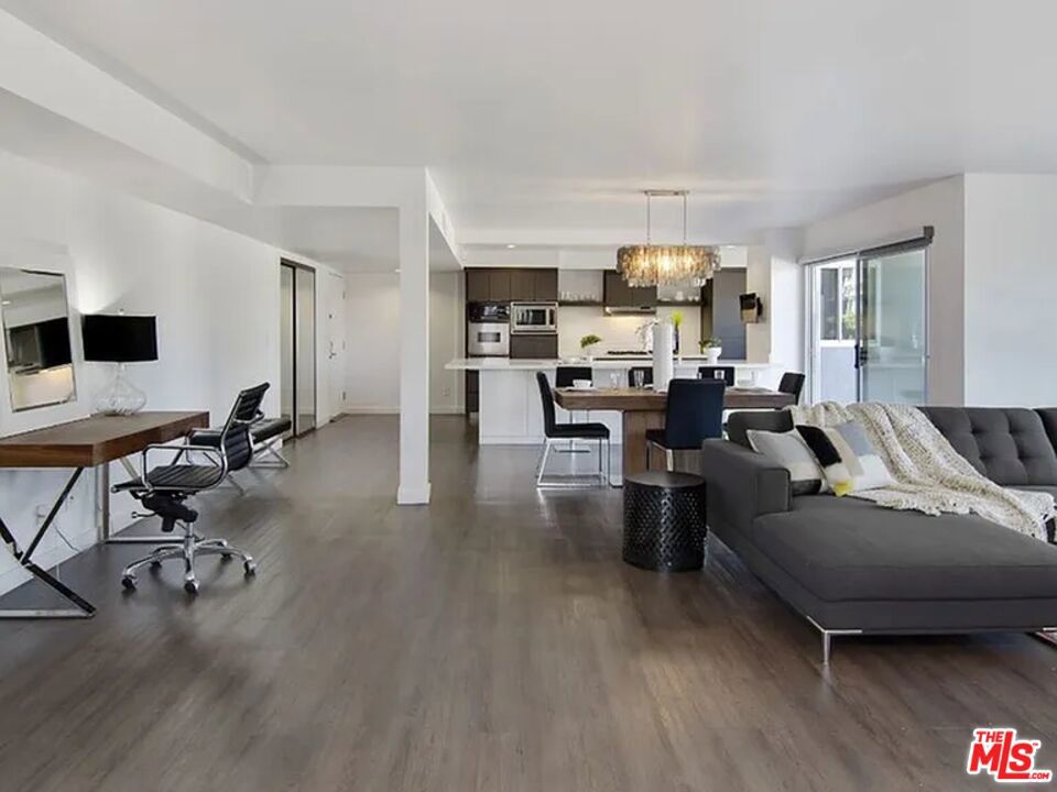 Residential Lease for rent at 9955 Durant Drive 302, Beverly Hills, Los Angeles County CA featuring 2 beds and 2 baths