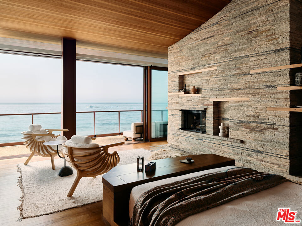 Residential Lease for rent at 26820 Malibu Cove Colony Drive, Malibu CA featuring 5 beds and 6 baths