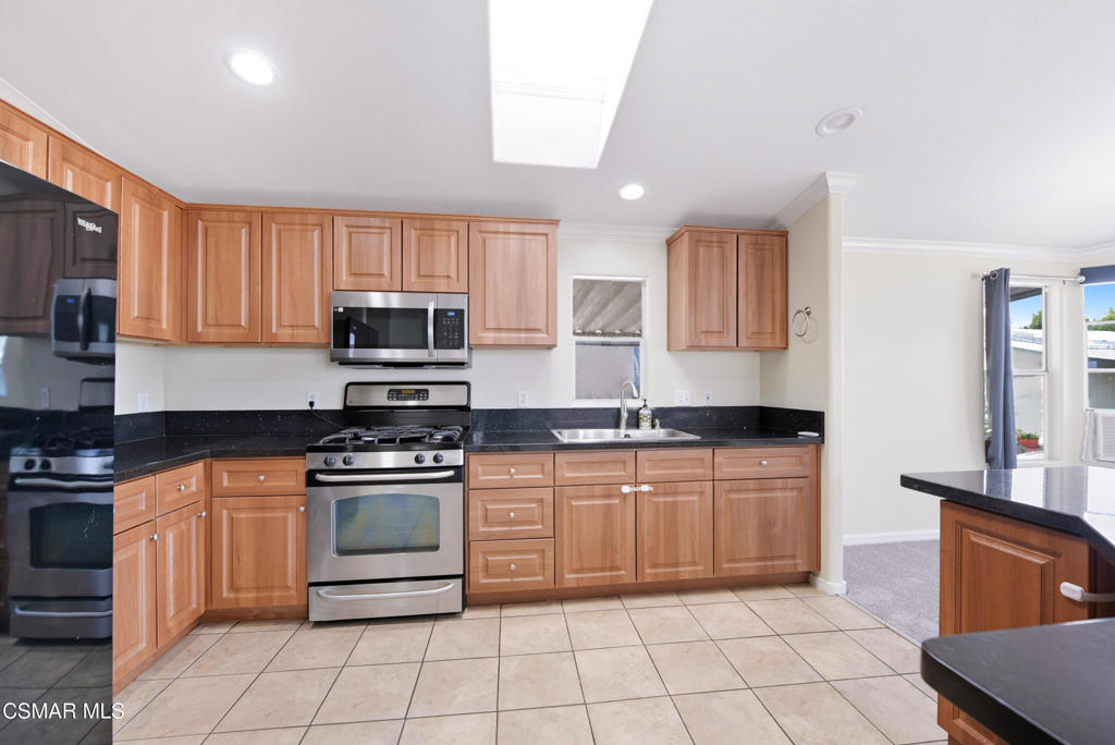 Manufactured In Park for sale at 89 Via Gabilan, Camarillo CA featuring 2 beds and 2 baths