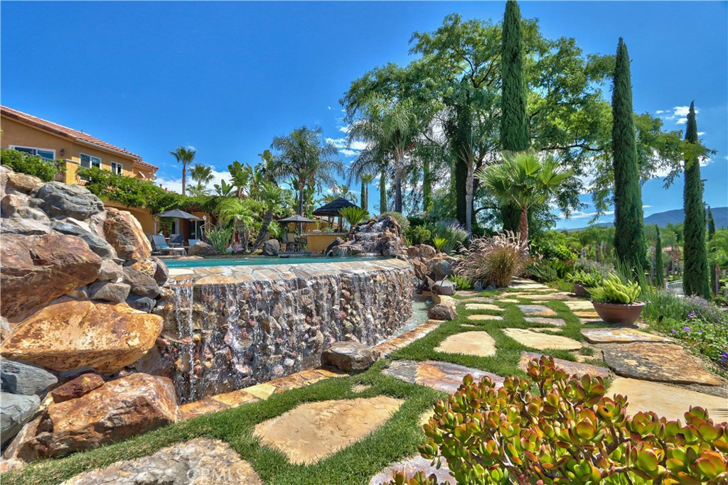 Residential for sale at 35445 Linda Rosea, Temecula CA featuring 4 beds and 5 baths