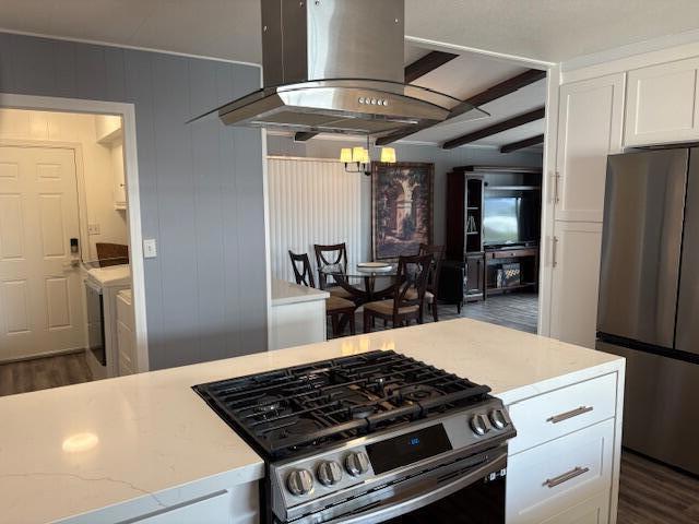 Manufactured In Park for sale at 39018 Desert Greens Drive E, Palm Desert CA featuring 2 beds and 2 baths