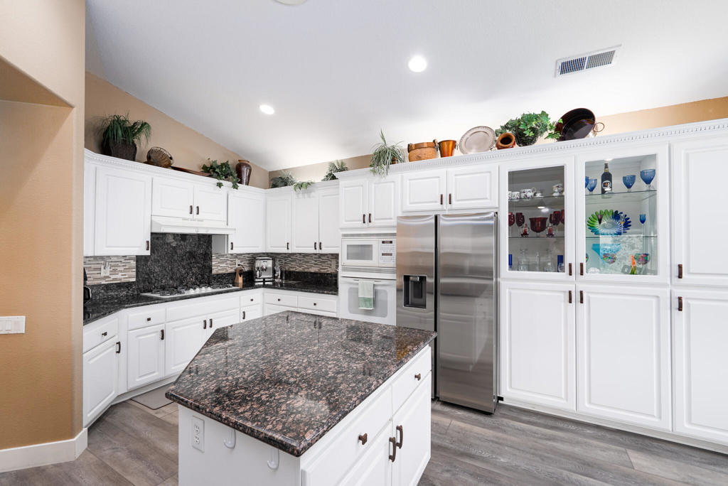 Residential Lease for rent at 29581 W Laguna Drive, Cathedral City CA featuring 3 beds and 3 baths