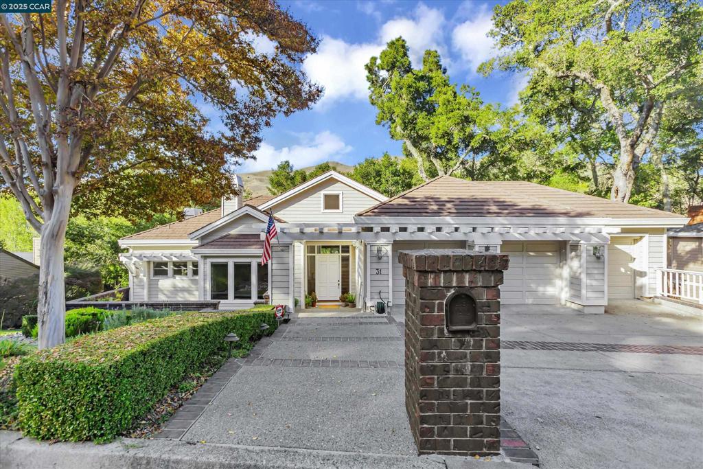 Residential for sale at 31 Merrill Cir S, Moraga CA featuring 4 beds and 4 baths
