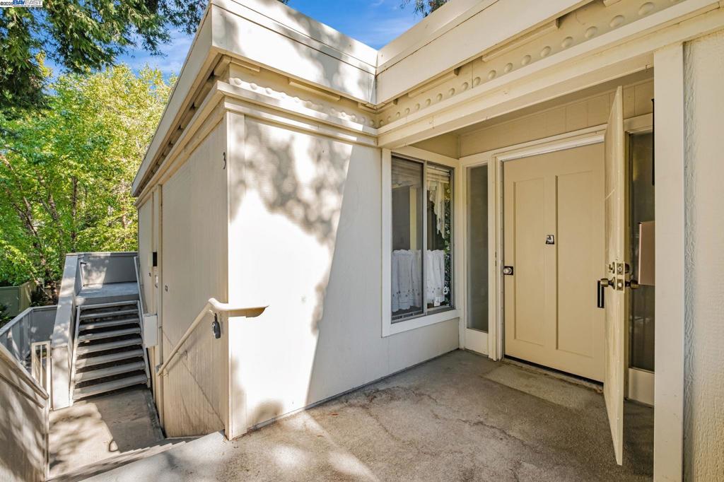 Residential for sale at 1400 Golden Rain Rd 3, Walnut Creek CA featuring 2 beds and 1 bath