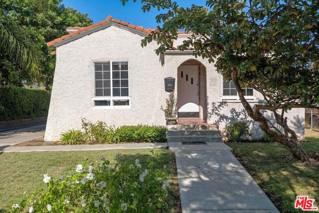 Residential Lease for rent at 3116 Ivy Street, Los Angeles, Los Angeles County CA featuring 2 beds and 1 bath
