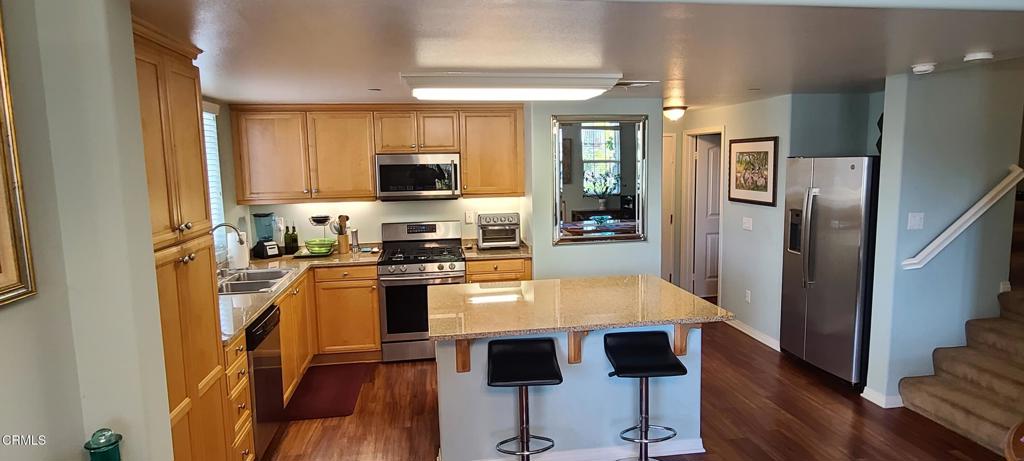 Residential Lease for rent at 600 flathead river Street, Oxnard CA featuring 3 beds and 3 baths