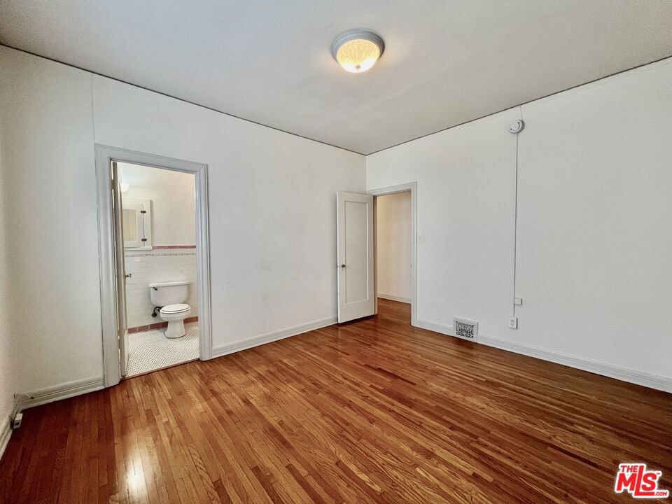 Residential Lease for rent at 145 N Sycamore Avenue, Los Angeles, Los Angeles County CA featuring 3 beds and 2 baths