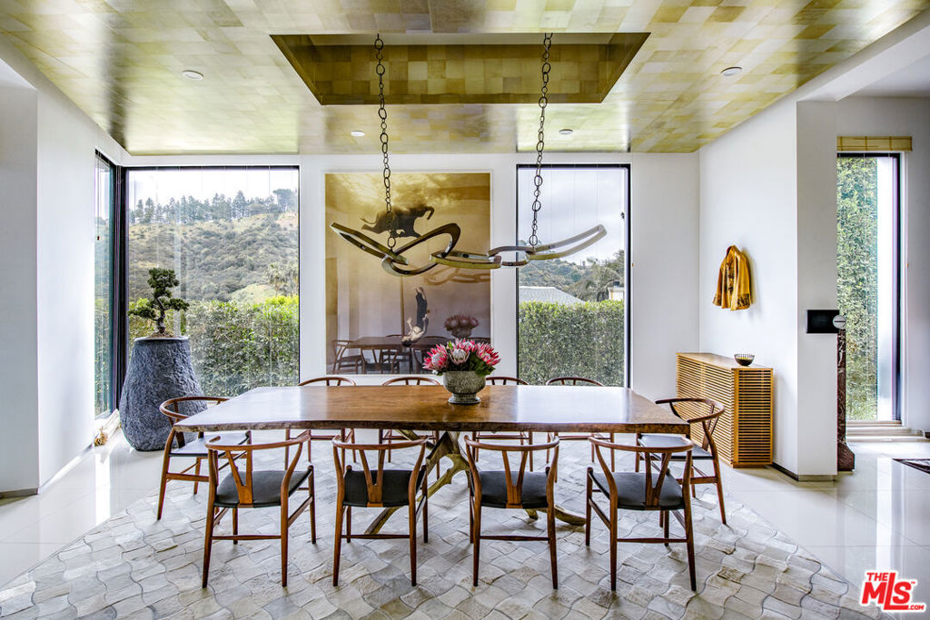 Residential for sale at 9852 San Circle, Beverly Hills CA featuring 7 beds and 10 baths