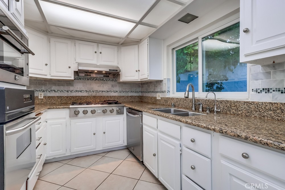 Residential for sale at 4052 Miraleste, Rancho Palos Verdes CA featuring 3 beds and 2 baths