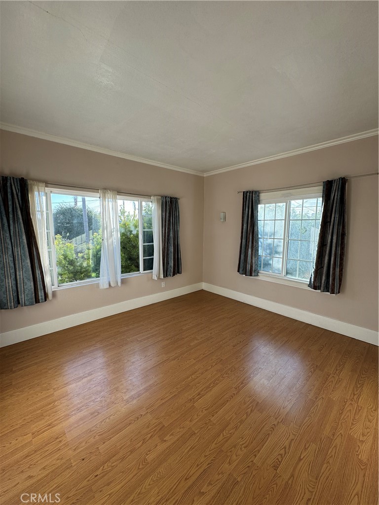Residential Lease for rent at 1327 S Longwood Avenue B, Los Angeles, Los Angeles County CA featuring 2 beds and 1 bath