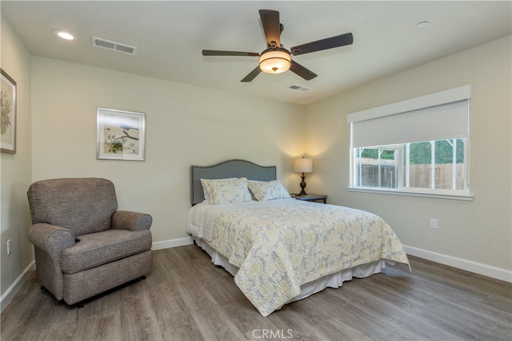 Residential for sale at 1545 W Calimyrna, Fresno CA featuring 6 beds and 4 baths