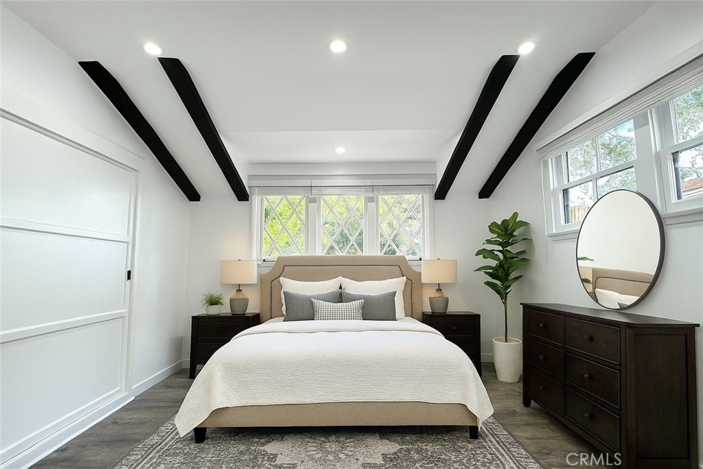 Residential Lease for rent at 2212 Linda Flora Drive, Los Angeles, Los Angeles County CA featuring 3 beds and 3 baths