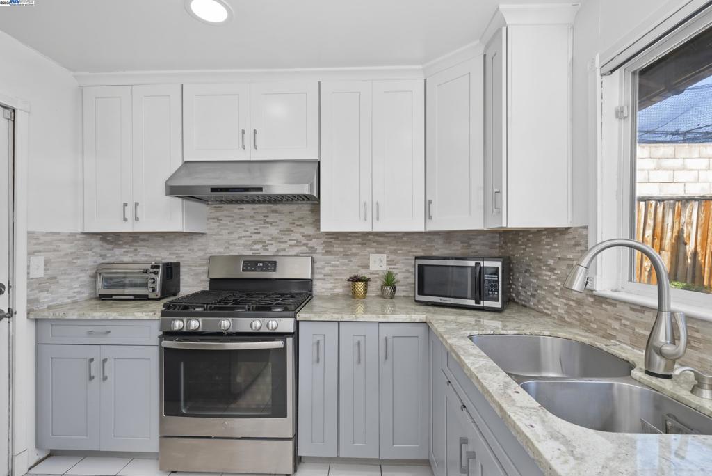 Residential for sale at 677 Fairway St, Hayward CA featuring 3 beds and 2 baths