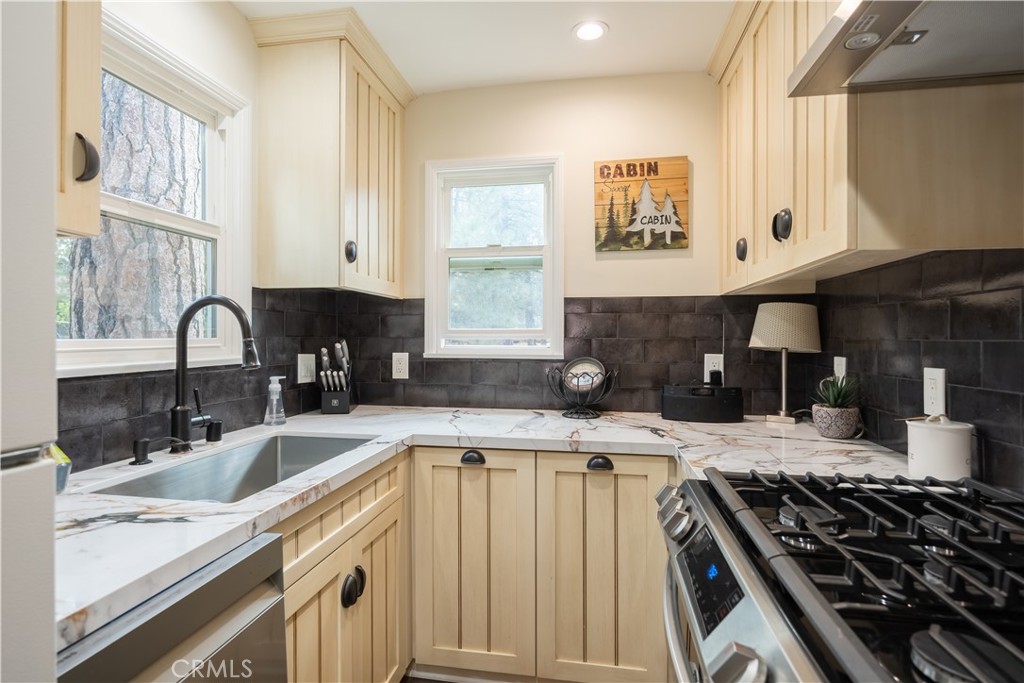 Residential for sale at 195 Elgin Boulevard, Big Bear Lake CA featuring 3 beds and 2 baths