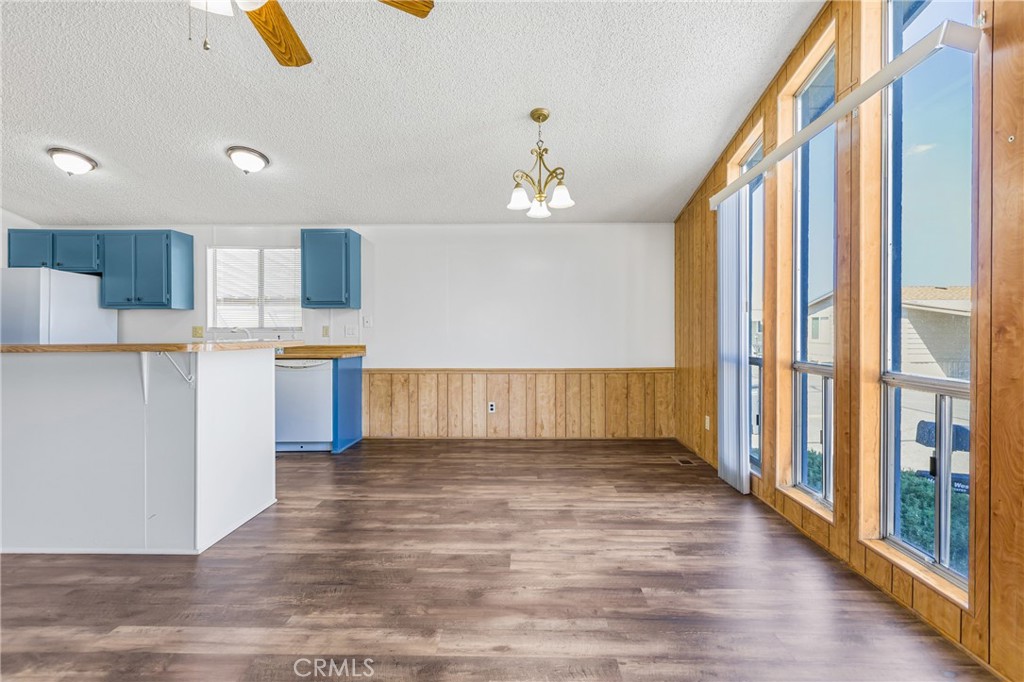 Manufactured In Park for sale at 5001 W Florida Avenue W 728, Hemet CA featuring 2 beds and 2 baths