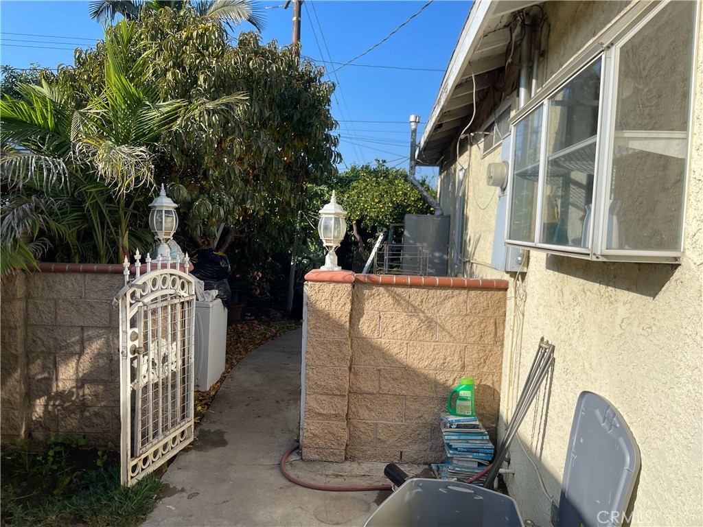 Residential for sale at 357 Cadbrook, La Puente CA featuring 3 beds and 2 baths