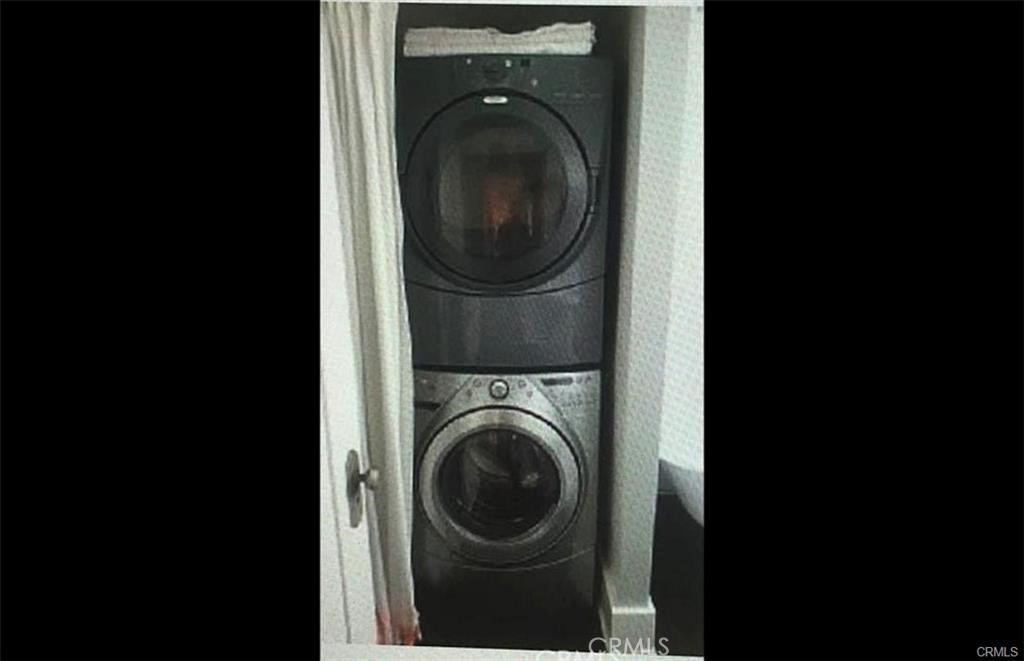 Residential Lease for rent at 2411 Third Street K, Santa Monica, Los Angeles County CA featuring 1 bed and 1 bath