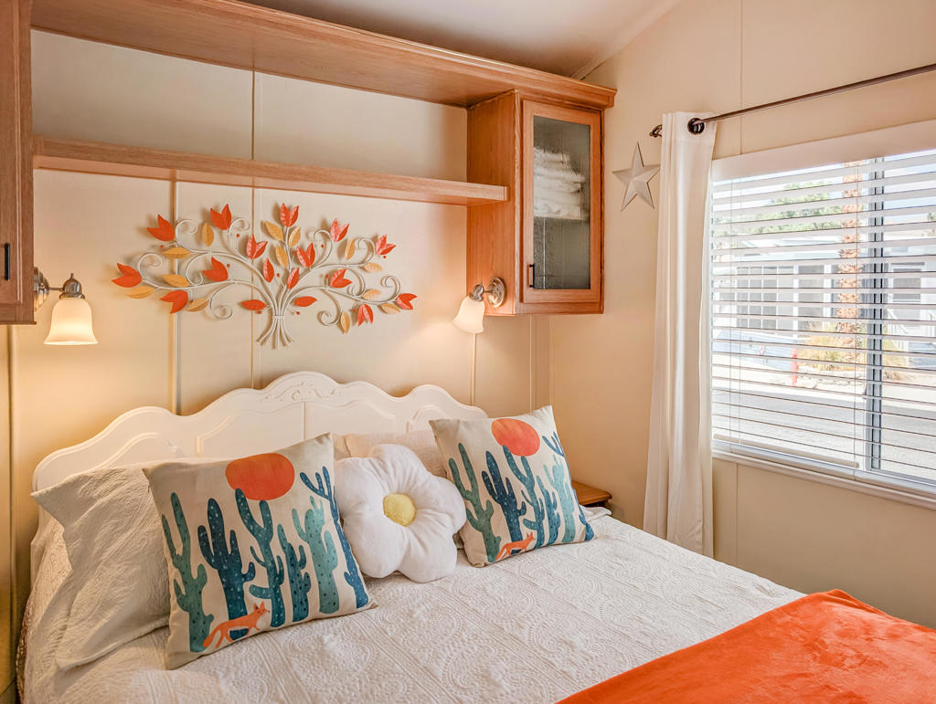 Manufactured In Park for sale at 70200 Dillon Road 560, Desert Hot Springs CA featuring 1 bed and 1 bath