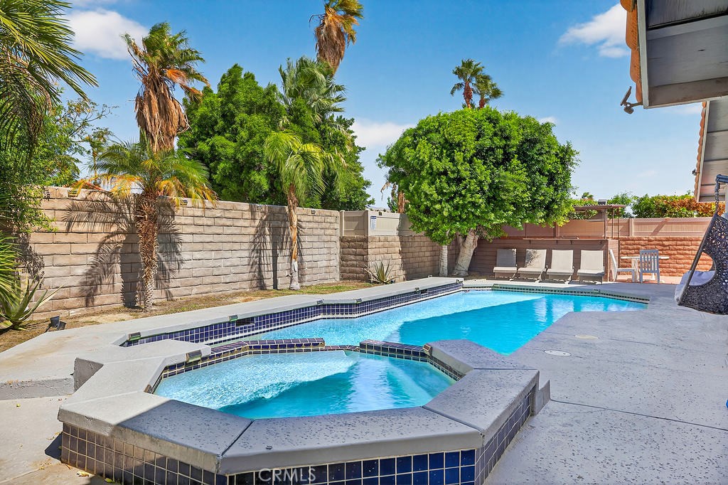 Residential Lease for rent at 68830 Jarana, Cathedral City CA featuring 3 beds and 2 baths