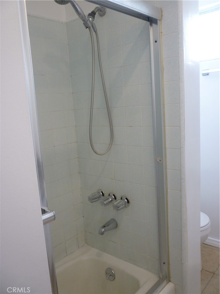 Residential Lease for rent at 2919 W 235th 4, Torrance, Los Angeles County CA featuring 2 beds and 1 bath