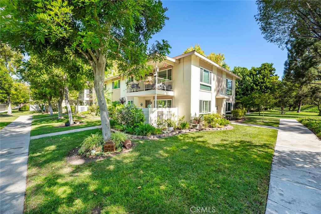 Residential for sale at 77 Calle Aragon C, Laguna Woods CA featuring 1 bed and 1 bath