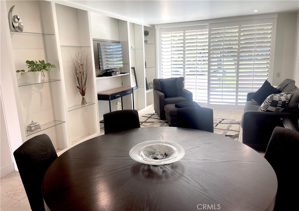 Residential Lease for rent at 23 Sunrise, Rancho Mirage CA featuring 1 bed and 2 baths