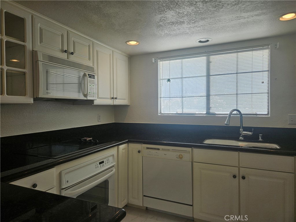 Residential for sale at 505 S Farrell N77, Palm Springs CA featuring 1 bed and 1 bath