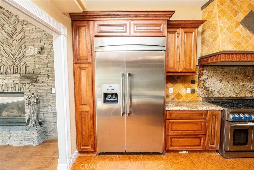 Residential for sale at 8360 Lakeshore Drive, Chowchilla CA featuring 6 beds and 4 baths