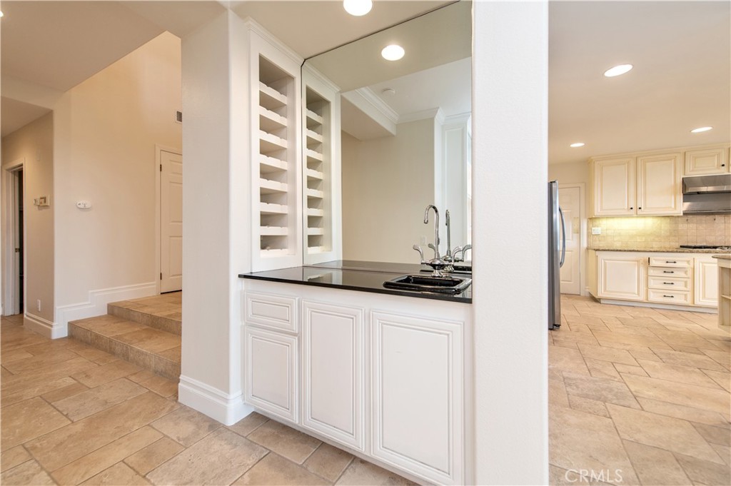 Residential Lease for rent at 22201 Wayside, Mission Viejo CA featuring 4 beds and 3 baths