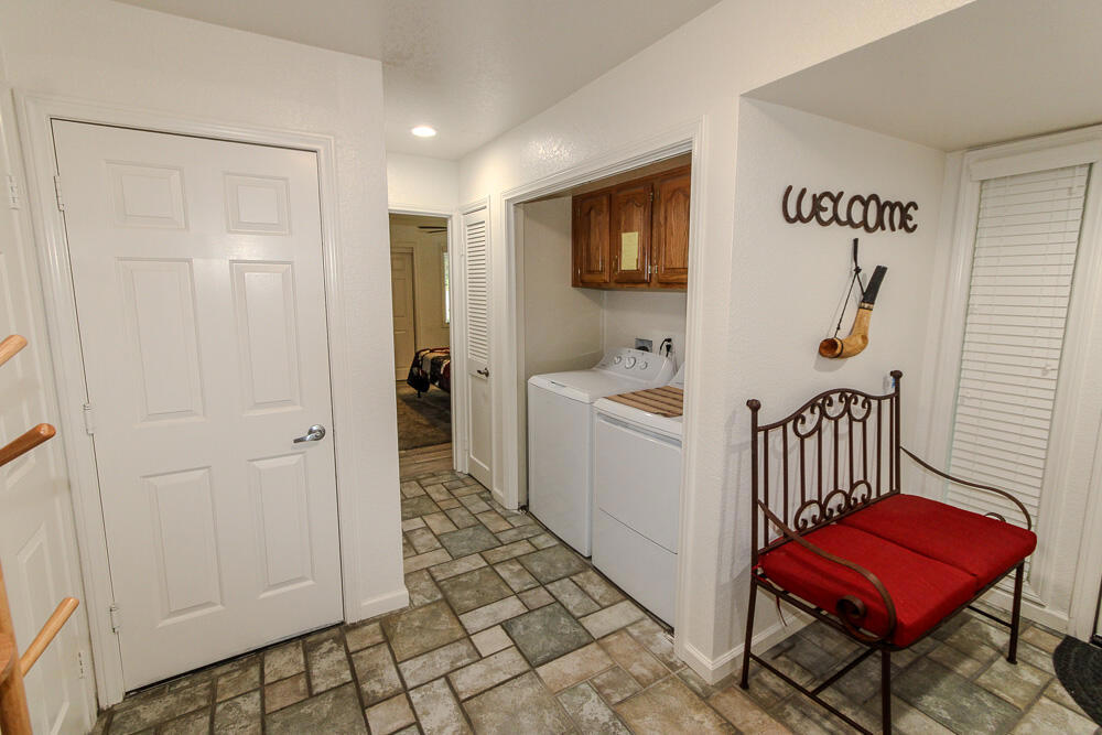 Residential Lease for rent at 43063 Goldmine Woods Lane, Big Bear CA featuring 3 beds and 3 baths