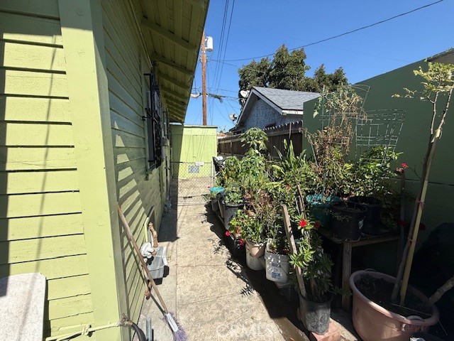 Residential Income for sale at 127 E 81st, Los Angeles CA