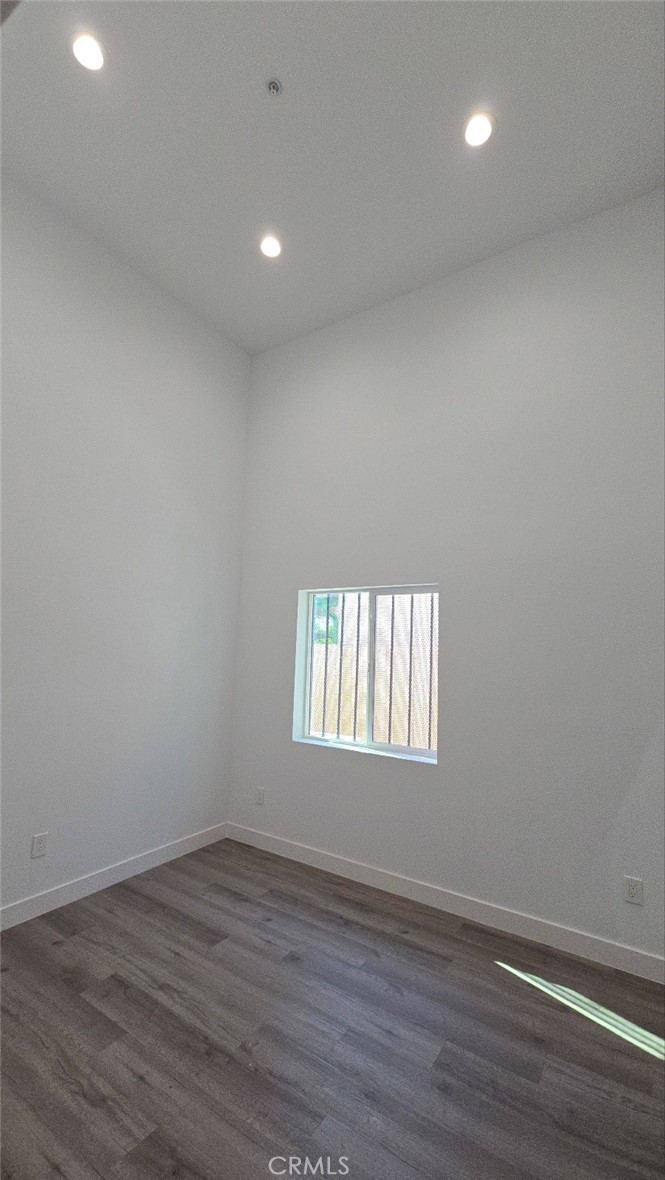 Residential Lease for rent at 10413 1/2 Avalon Boulevard, Los Angeles, Los Angeles County CA featuring 4 beds and 2 baths