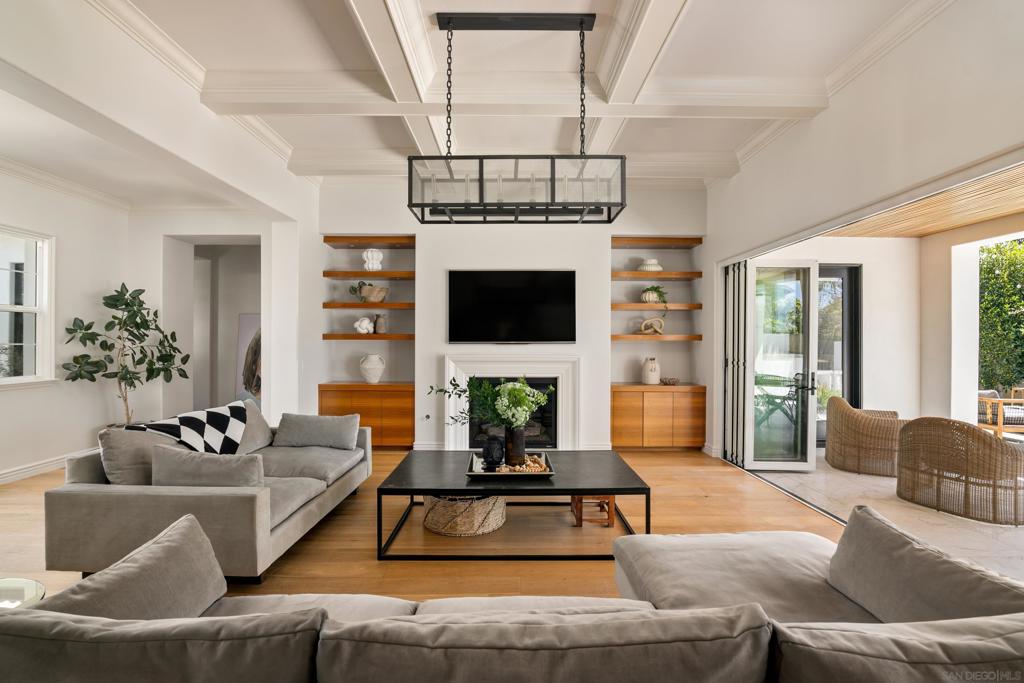 Residential Lease for rent at 809 Sandy Court, Encinitas CA featuring 4 beds and 4 baths