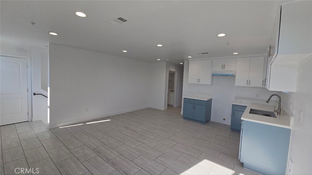 Residential Lease for rent at 10413 Avalon Boulevard, Los Angeles, Los Angeles County CA featuring 4 beds and 2 baths