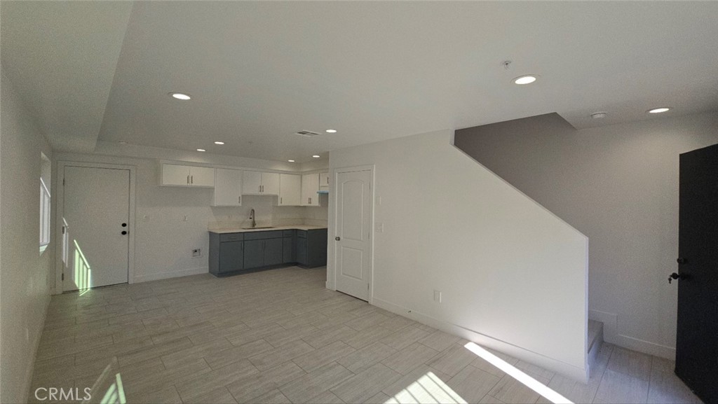 Residential Lease for rent at 10415 Avalon Boulevard, Los Angeles, Los Angeles County CA featuring 4 beds and 2 baths