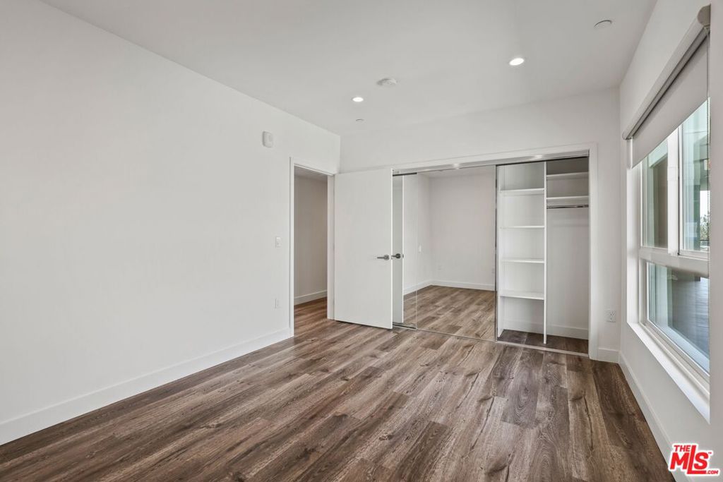 Residential Lease for rent at 8457 Blackburn Avenue 201, Los Angeles, Los Angeles County CA featuring 5 beds and 5 baths