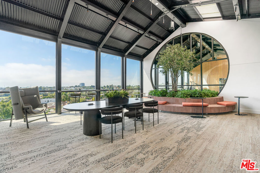 Residential Lease for rent at 10700 Tabor Street 512, Los Angeles, Los Angeles County CA featuring 1 bed and 1 bath