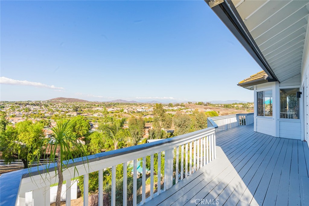 Residential for sale at 40175 Paseo Sereno, Temecula CA featuring 3 beds and 4 baths