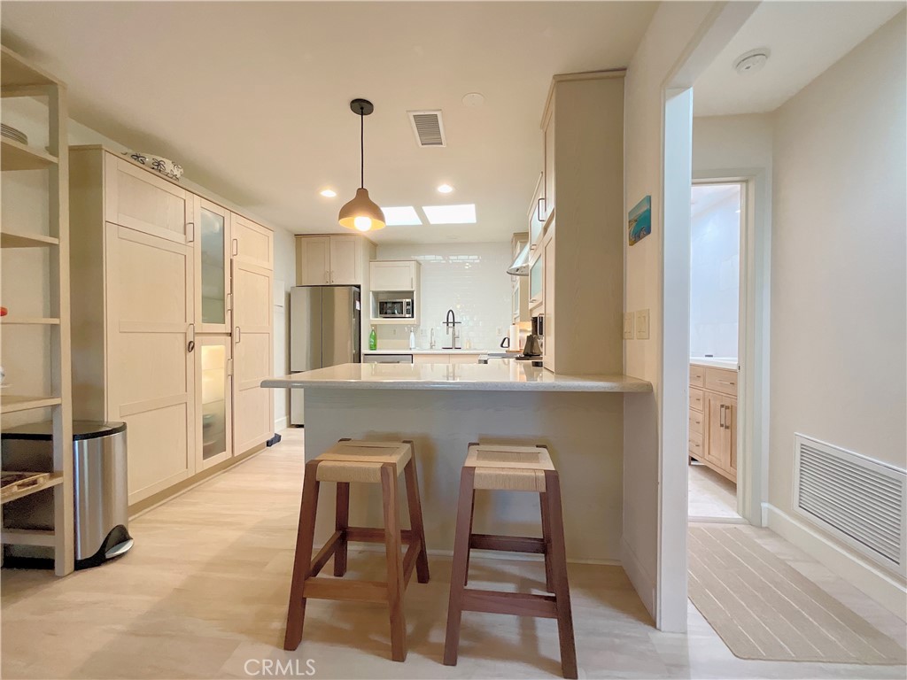 Residential Lease for rent at 3117 Via Serena S D, Laguna Woods CA featuring 2 beds and 2 baths