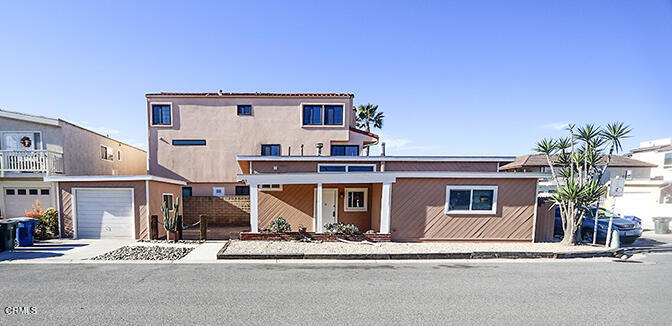 Residential for sale at 3661 Sunset Lane, Oxnard CA featuring 2 beds and 1 bath