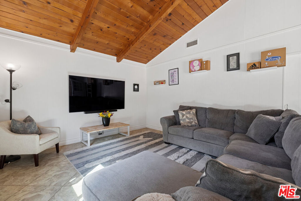 Residential for sale at 970 Calle Nogal, Thousand Oaks CA featuring 4 beds and 2 baths