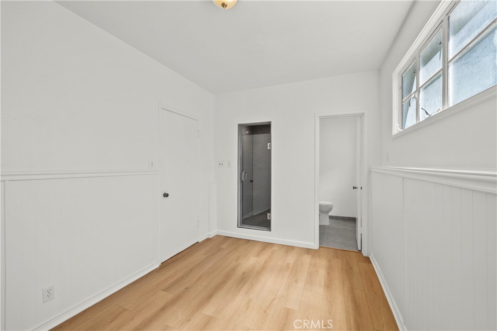 Residential Lease for rent at 523 Meadows, Glendale, Los Angeles County CA featuring 5 beds and 5 baths