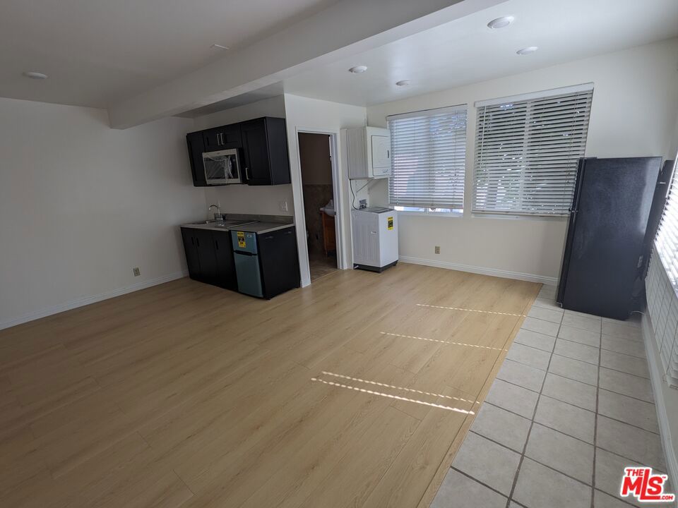 Residential Lease for rent at 326 S Almont Drive, Beverly Hills, Los Angeles County CA and 1 bath