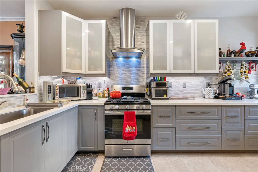 Residential for sale at 11265 Caminito Aclara, San Diego CA featuring 3 beds and 3 baths